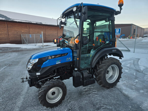 Solis 26 9+9 4WD Med Hytte